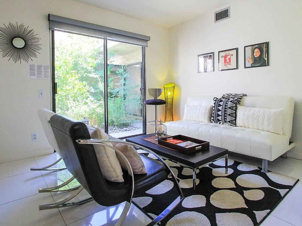 Popular attractions Area Nearby Property